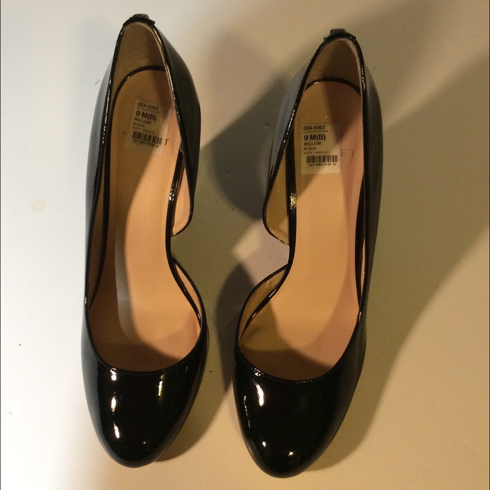 Black Patent Leather Round Toe Pump Wedge Heel